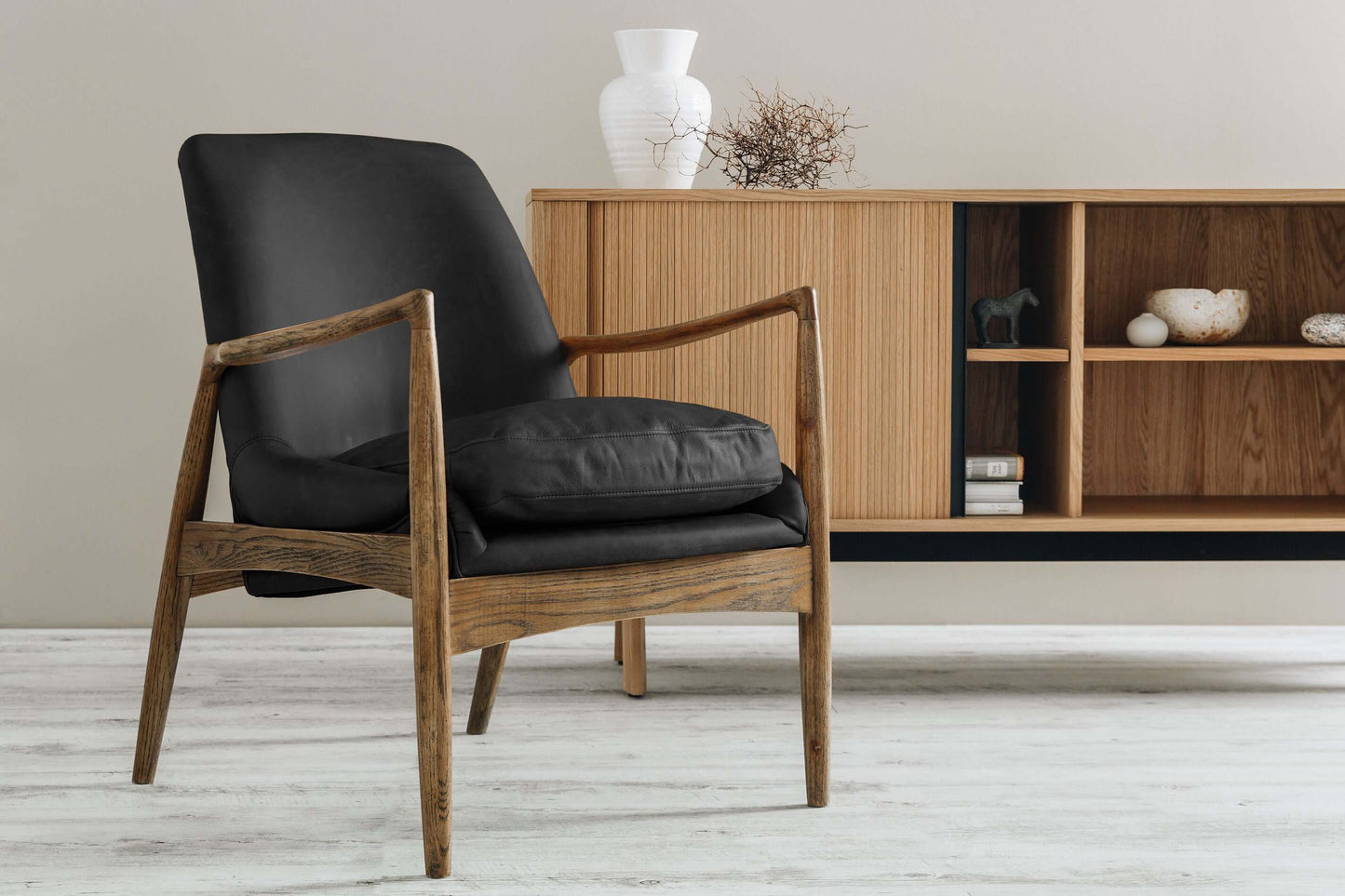 Steiner Armchair-FurniturebyDesign.