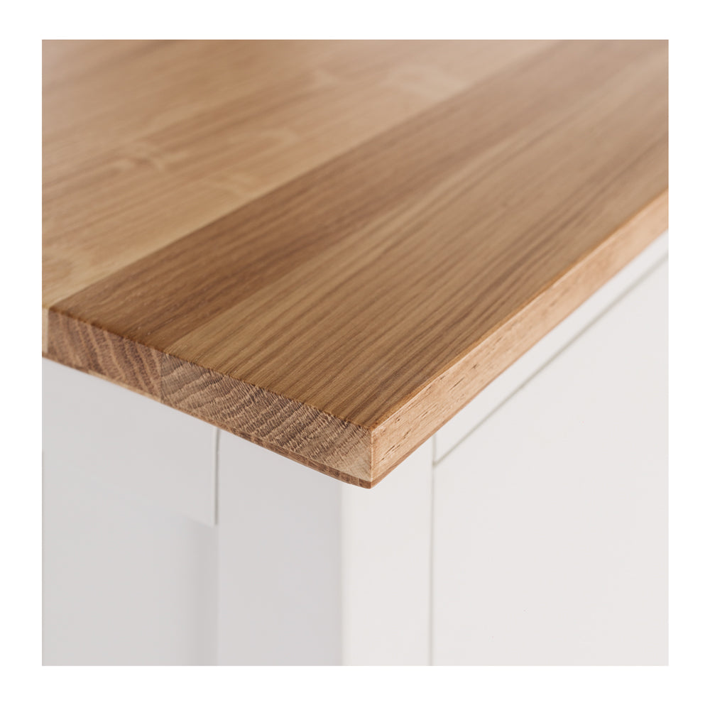 
                      
                        Jessica Tallboy Oak
                      
                    