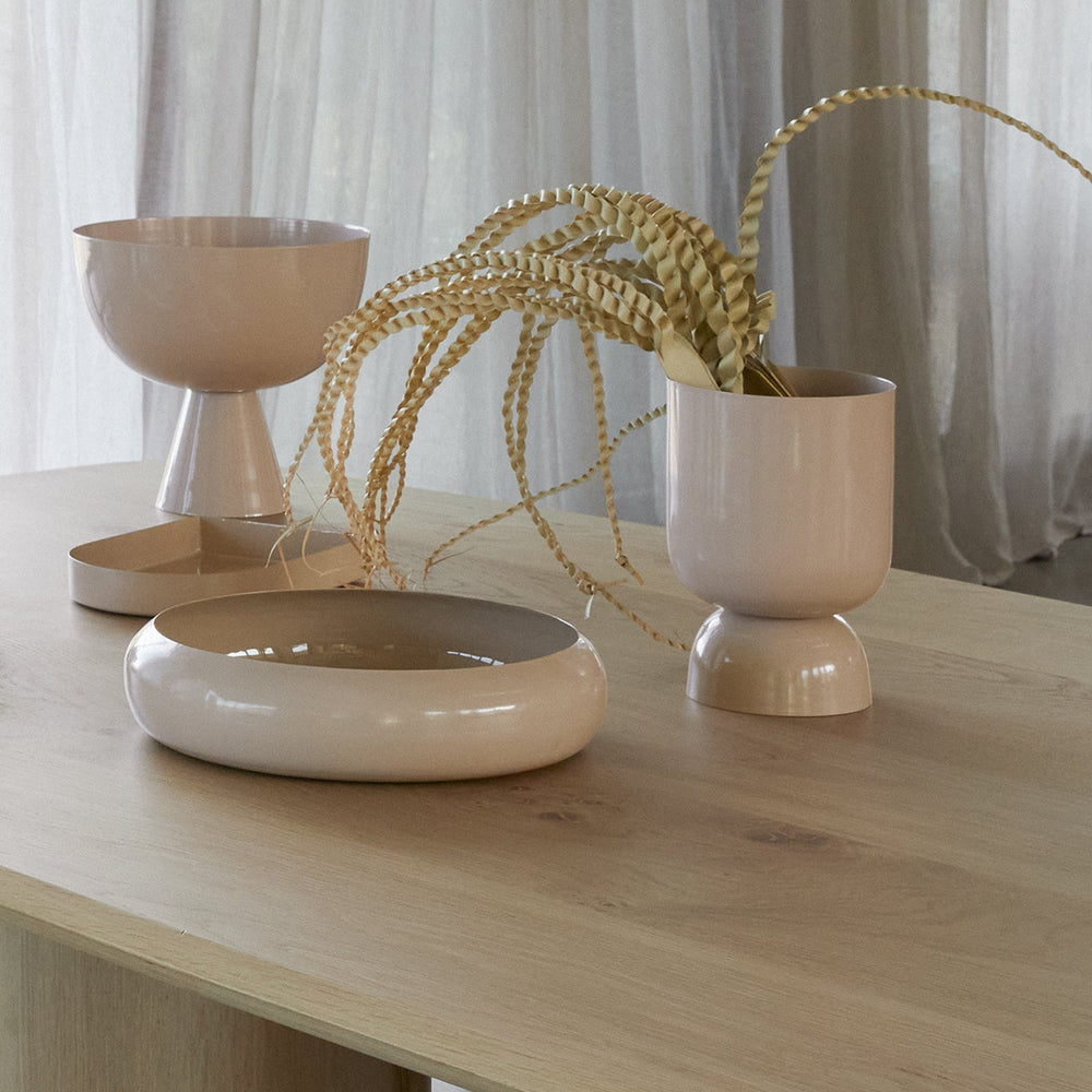 
                      
                        Vera Large Vessel - Sand-FurniturebyDesign.
                      
                    