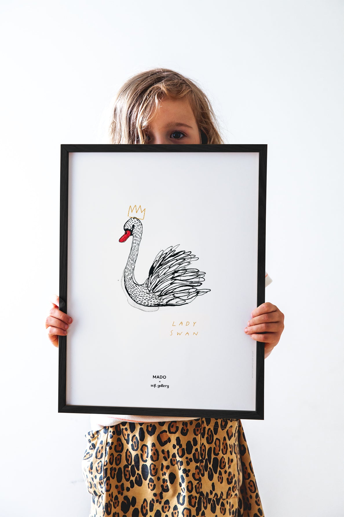 Lady Swan 30x40CM Black Frame